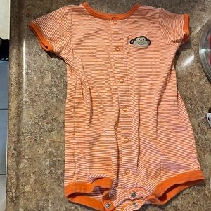 Baby body suit